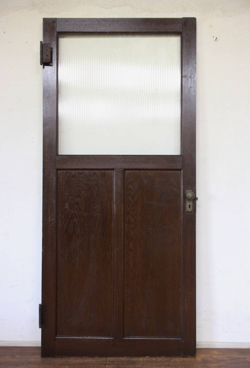  античный молдинг стекло ключ имеется дверь дверь из дерева 