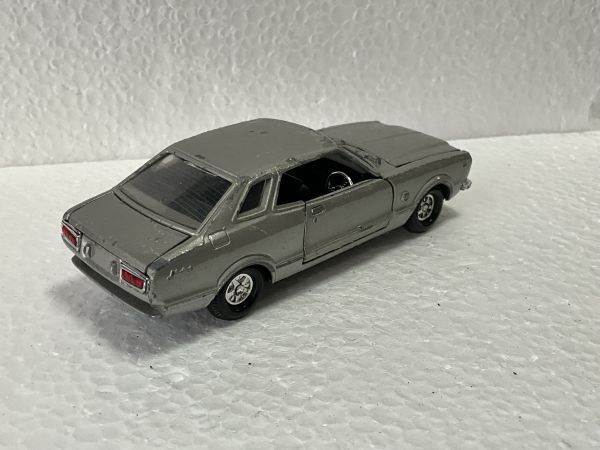 古いミニカー★YONEZAWA TOYS No01201395 日産　ブルーバード　H、T 2000G6EL 日本製 ダイヤペット★箱無し 中古品 当時物 ジャンク_画像2