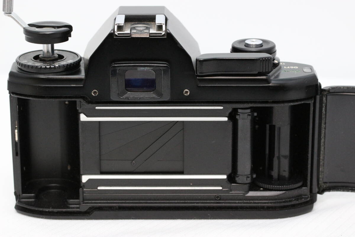 【美品】Nikon ニコン EM フィルムカメラ + レンズ 50mm 1:1.8　動作確認済み_画像6