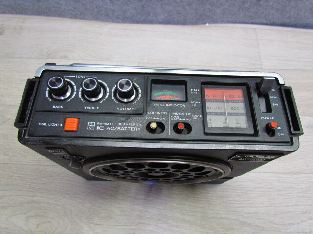 *National Panasonic [RF-888] COUGAR*BCL radio 