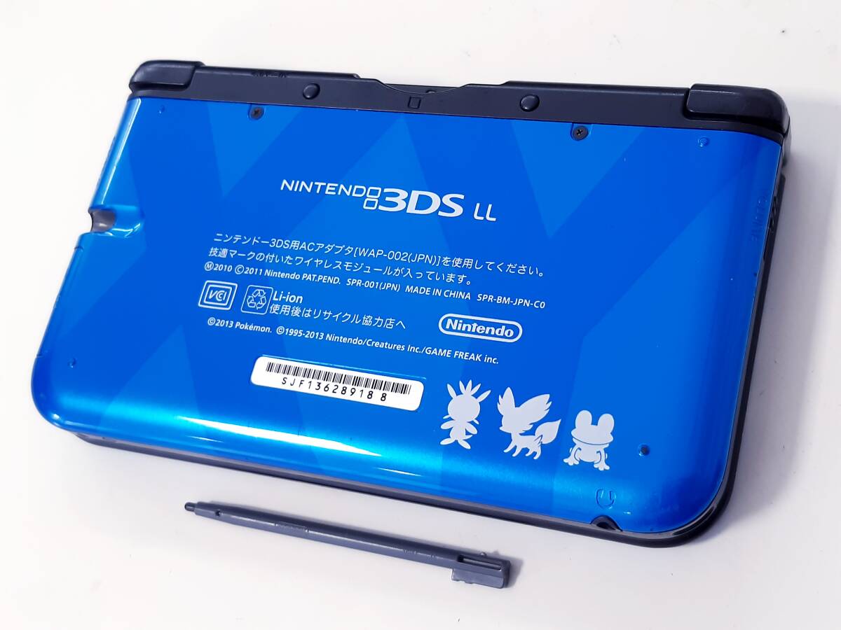 【動作確認済み】《即決有り》★レア★任天堂 ３ＤＳLL ポケモンXゼルネアス・イベルタル ブルー 本体＋充電器＋SDカード４ＧＢ_画像5