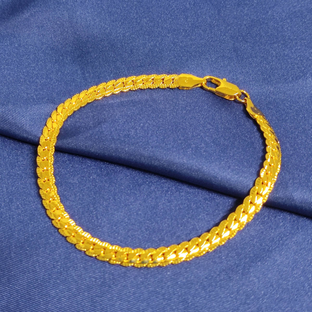  men's lady's bracele flat chain gold bracele Gold 18k gp. gold 017