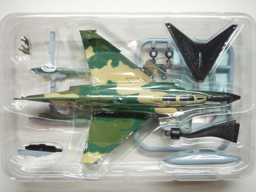 エフトイズ　F-toys　Ｆ－４ファントムⅡ 　1-8　 ★　RF-4EJ　第501飛行隊　★　ハイスペックシリーズｖｏｌ.2_画像2