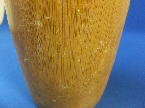 * бамбук. ваза для цветов? диаметр 11.5cm высота 21cm состояние плохой. tm1905-21-3*