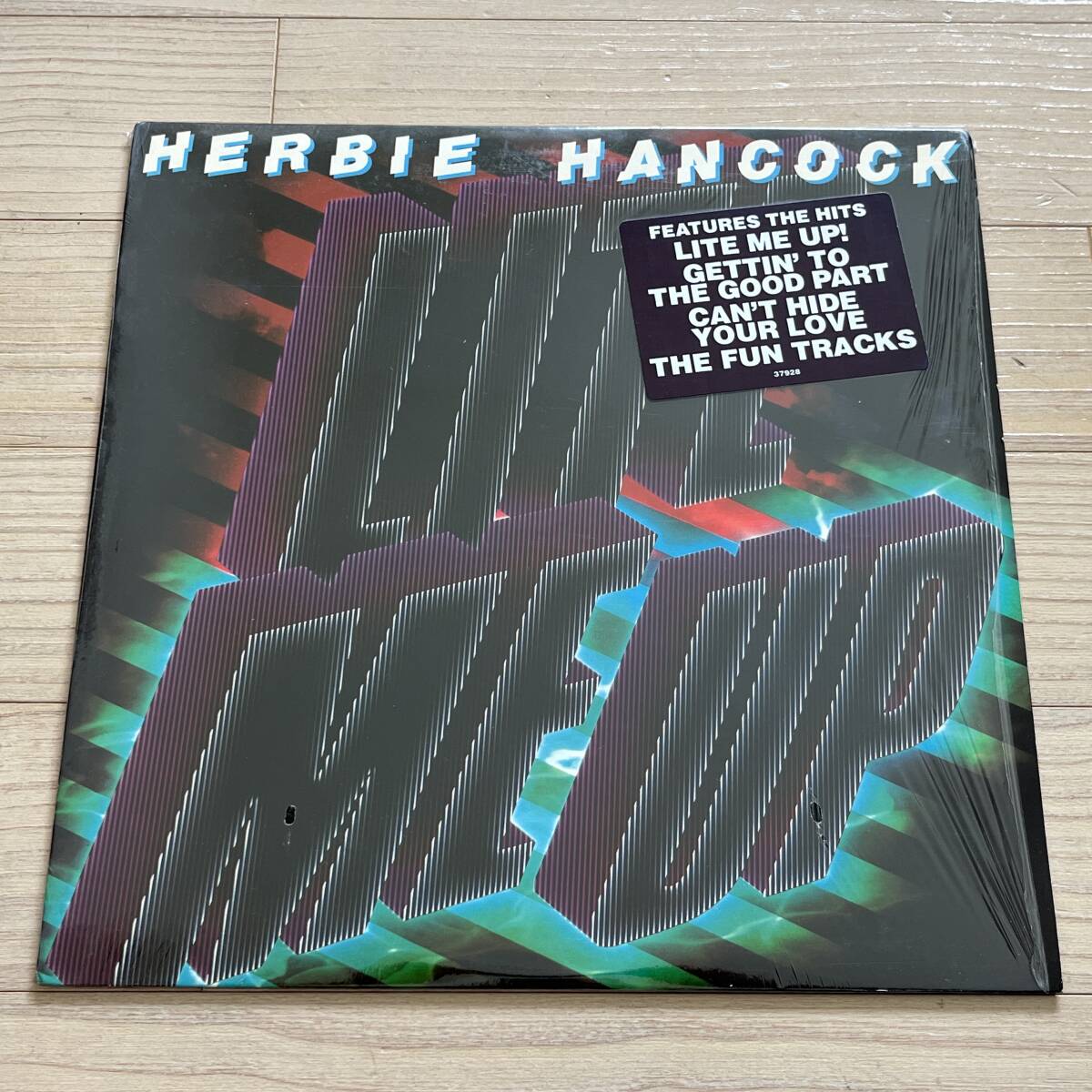 【US盤/Vinyl/12''/両面TML刻印/Columbia/FC 37928/82年盤/with ハイプステッカー,Inner,Shrink残】Herbie Hancock / Lite Me Up_画像1