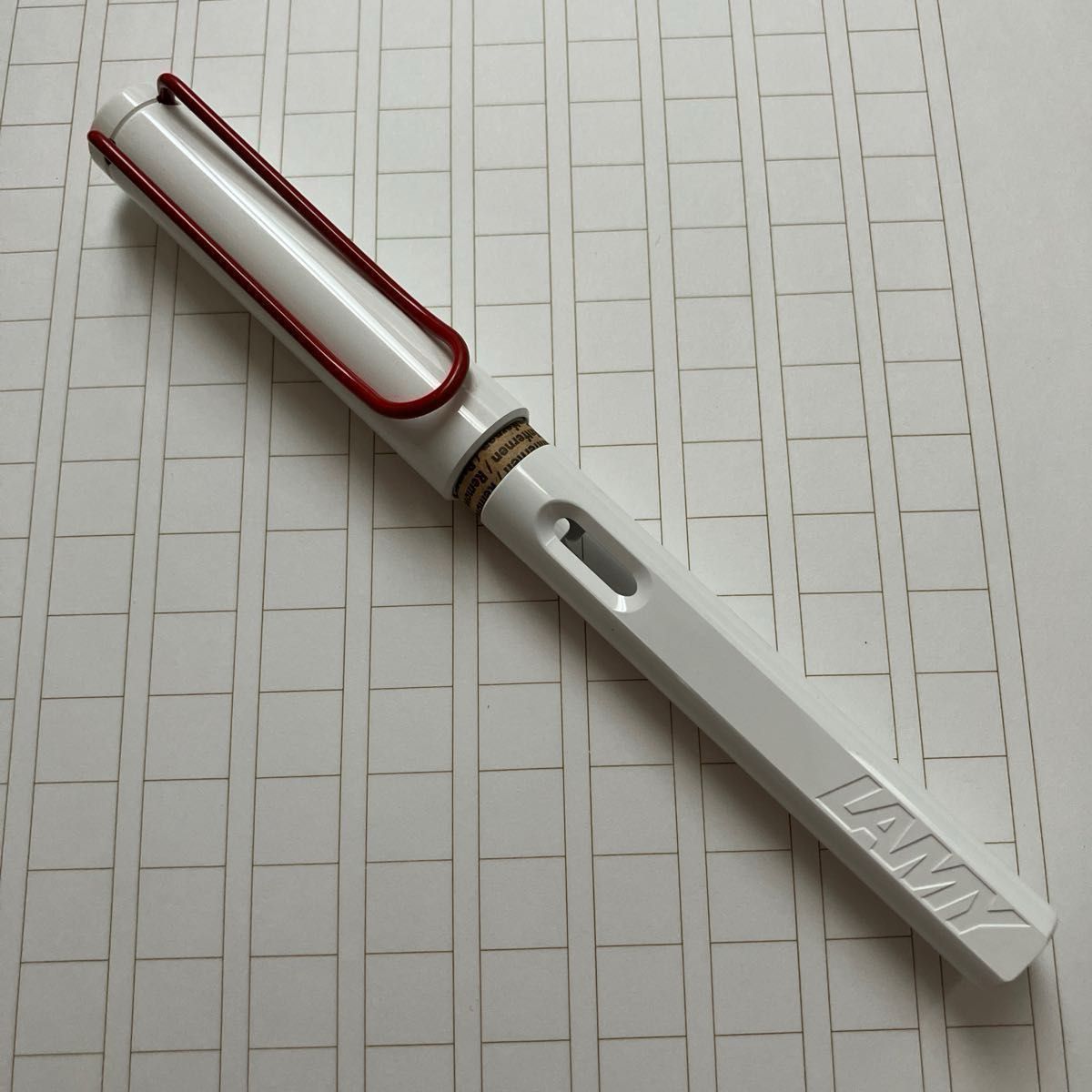 コンバーター&インクカートリッジ付き【未使用】 LAMY サファリ ホワイト×レッド【F】