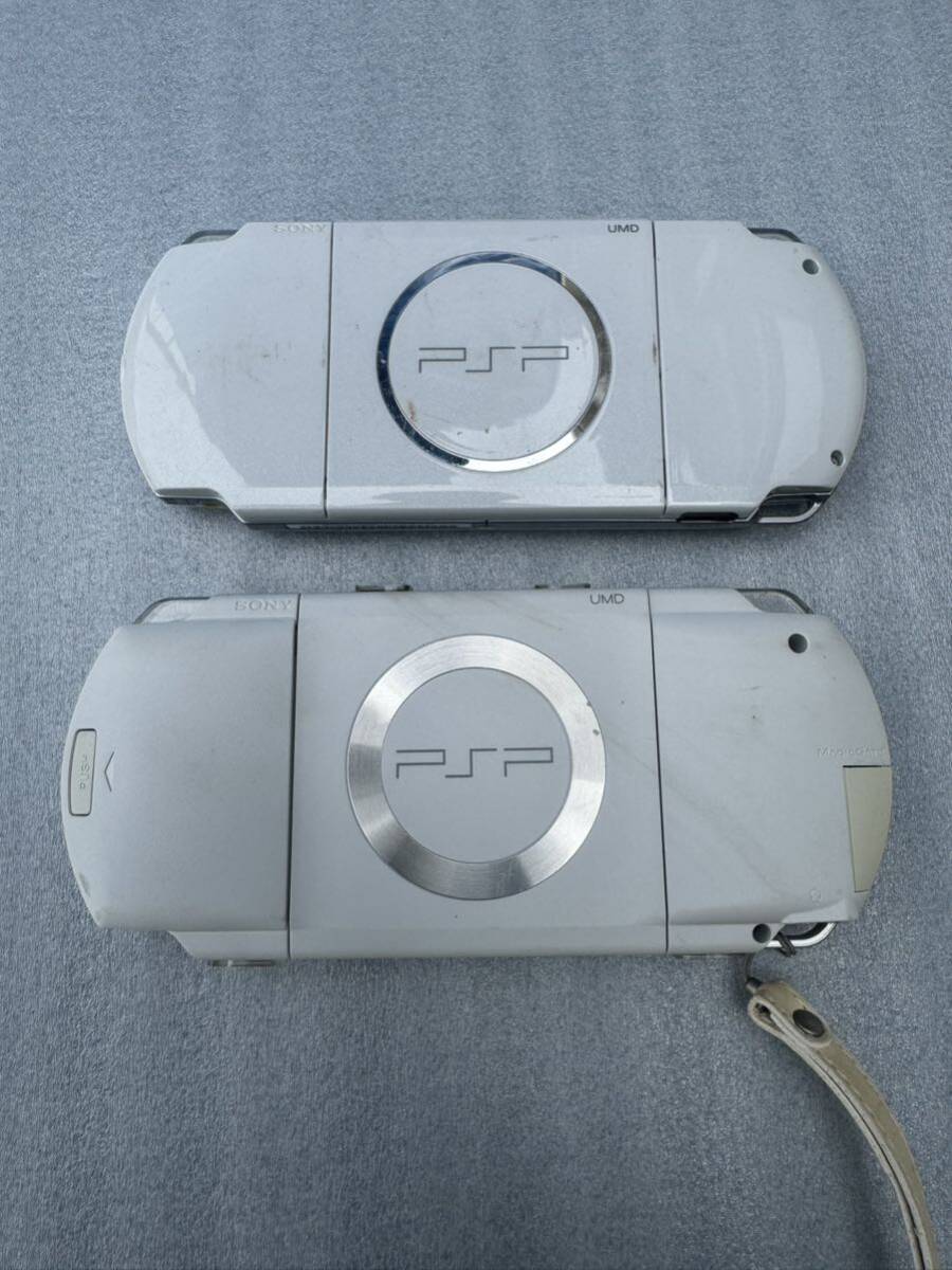 中古品　SONY ソニー PSP 1000/PSP3000ゲー厶機 2点セット_画像2