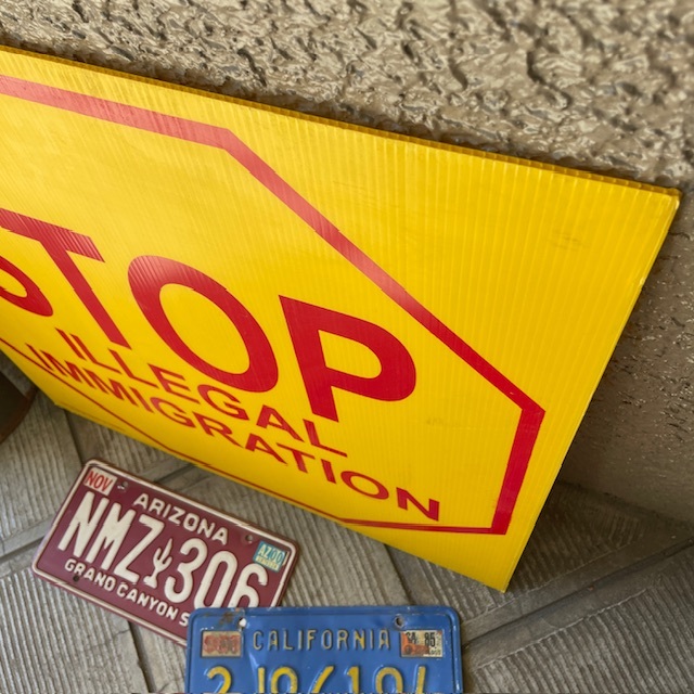 実物USAヴィンテージ　黄色STOP看板標識　ロサンゼルス　西海岸アメリカガレージ/70's80'sカリフォルニア店舗什器ニューヨーク_画像6