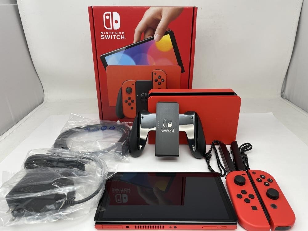 1174【美品】 任天堂 Nintendo Switch ニンテンドースイッチ 本体 有機EL 新型 マリオレッド_画像1