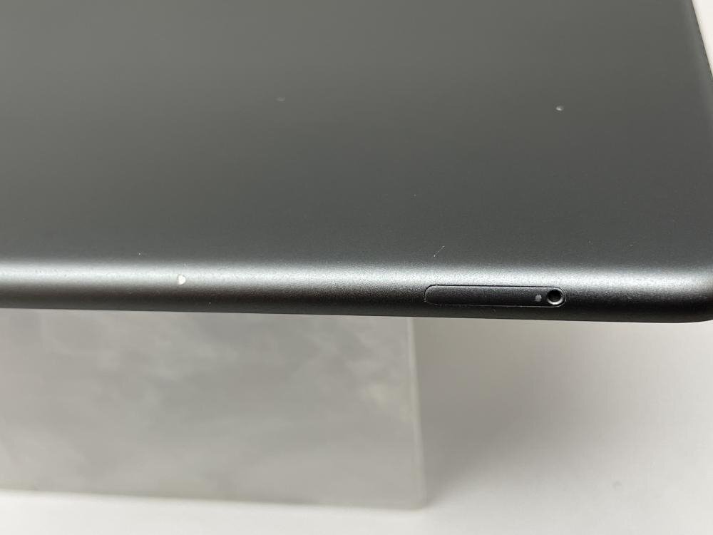 U641【ジャンク品】 iPad Air 第3世代 256GB au スペースグレイの画像5