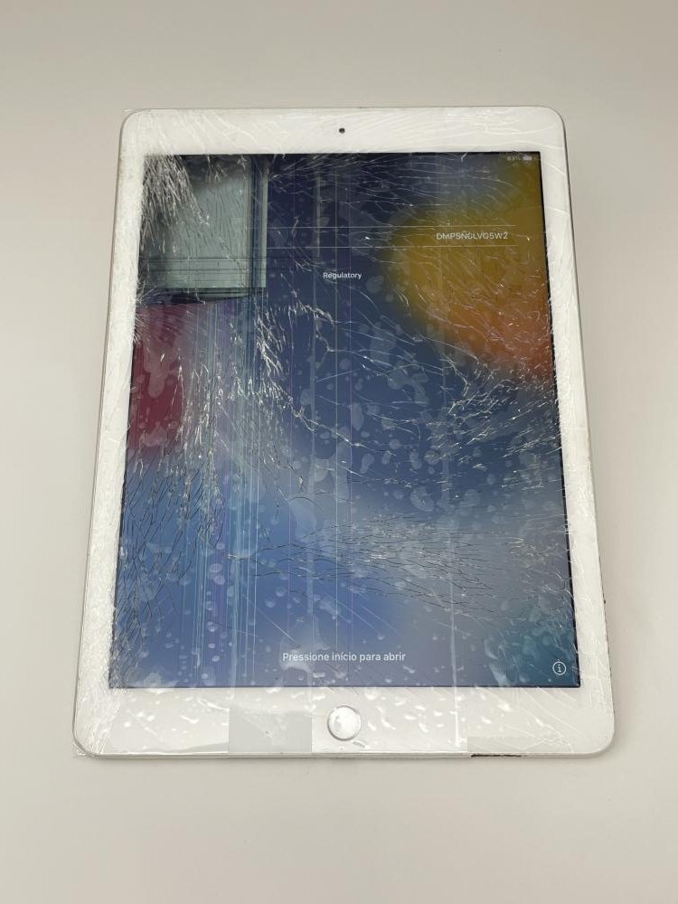 873【ジャンク品】 iPad Air2 128GB Wi-Fi シルバーの画像1