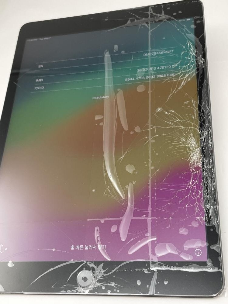 480【ジャンク品】 iPad 第7世代 32GB au スペースグレイの画像3