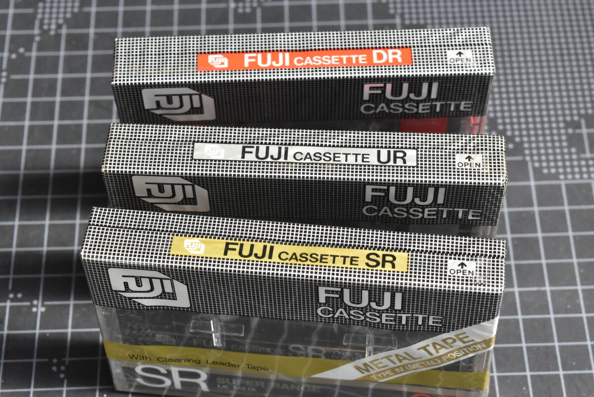  кассетная лента [ FUJI : ~ SR60*UR60*DR60 каждый 1 шт ~ ] всего 3 шт ( не использовался * нераспечатанный товар )