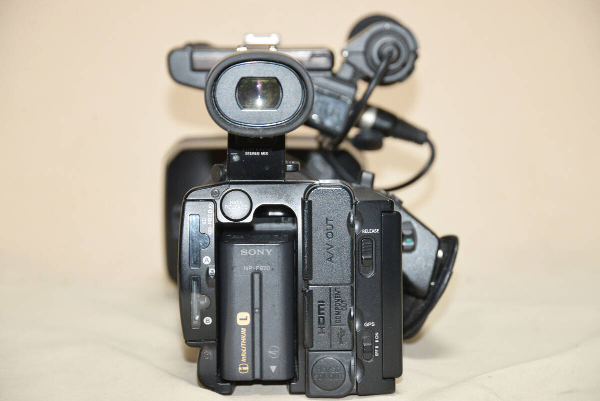 SONY業務用メモリー記録ビデオカメラ　HXR-NX5Ｊ　と付属品一式_画像6