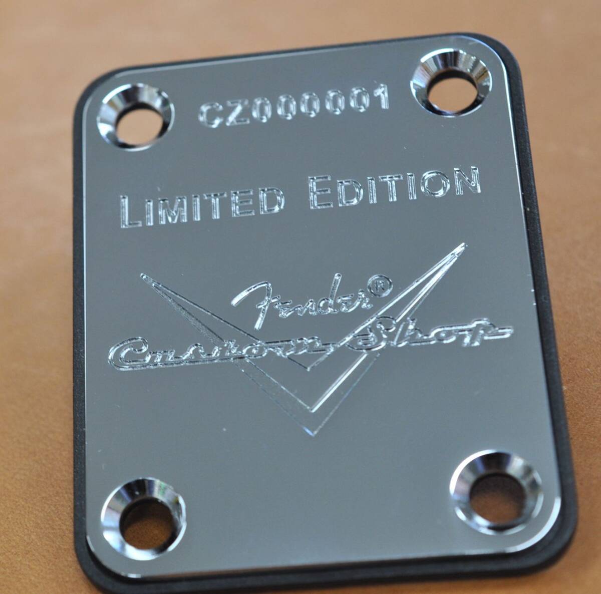 ★Fender Custom Shop Limited Edition ネックジョイントプレート(クローム） ★_画像1