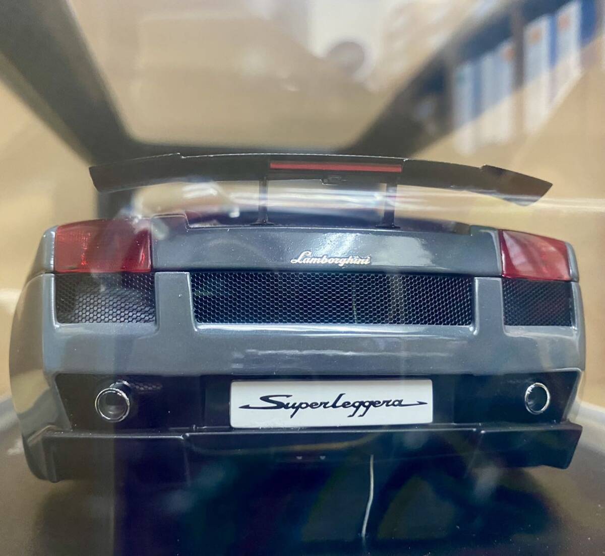 オートアート 1/18 AUTOart LAMBORGHINIランボルギーニ ガヤルド GALLARDO SUPERLEGGERA (GRIGIO TELESTO/METALLIC GREY) 74583_画像6