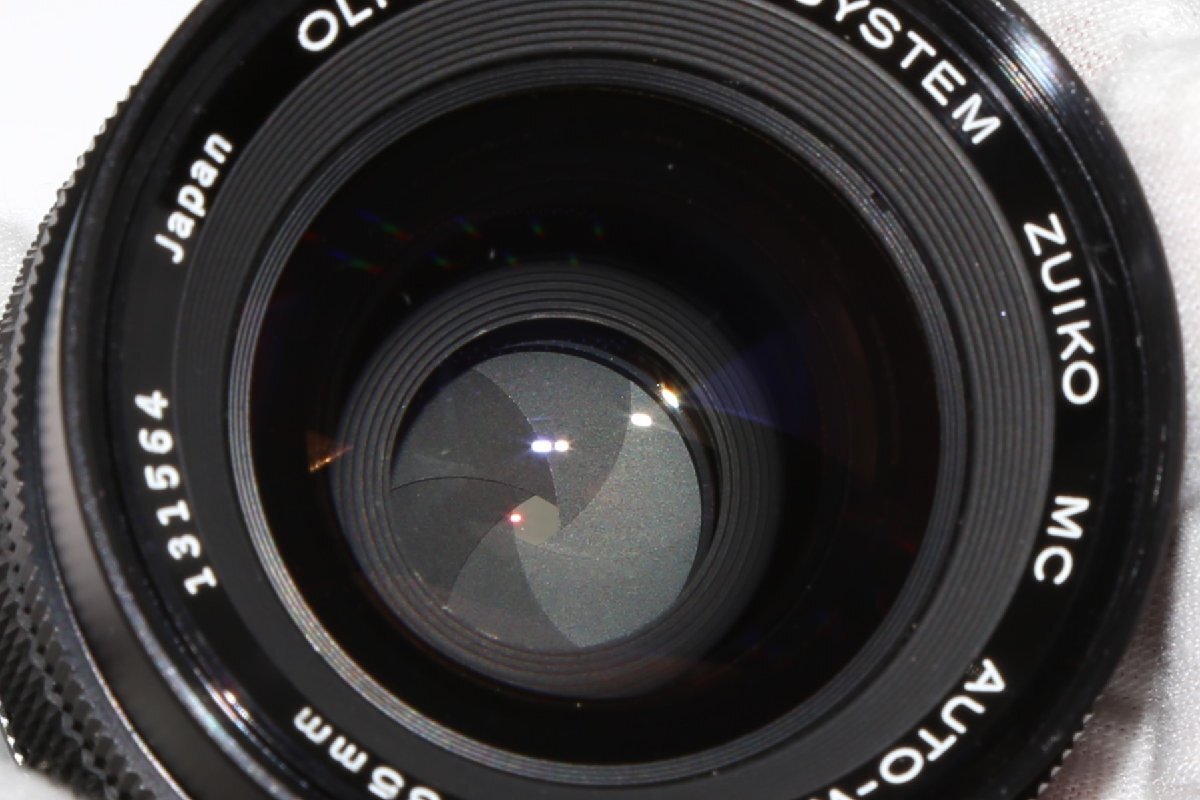 美品 OLYMPUS OM-SYSTEM ZUIKO MC AUTO-W 35mm f2 広角 プライム 単焦点 マニュアル オールドレンズ フード付き_画像10