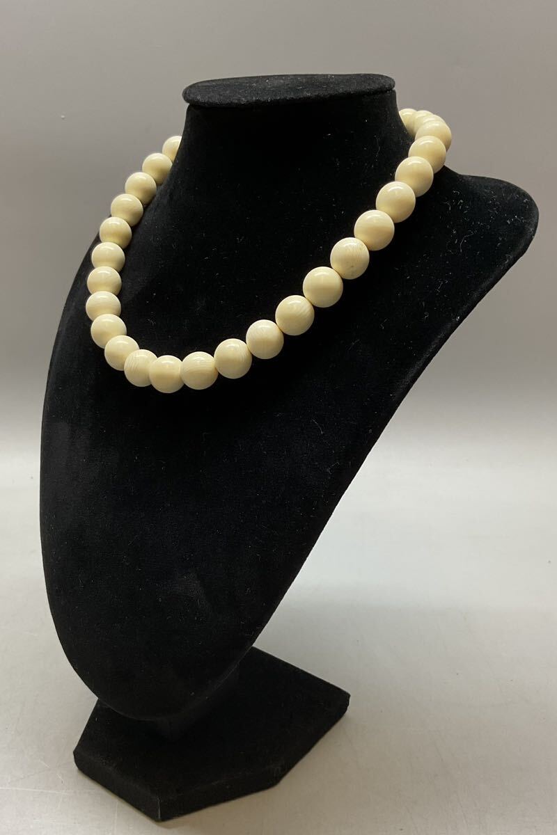  ivory manner necklace accessory . diameter 11mm neck around 35cm weight 46.8g
