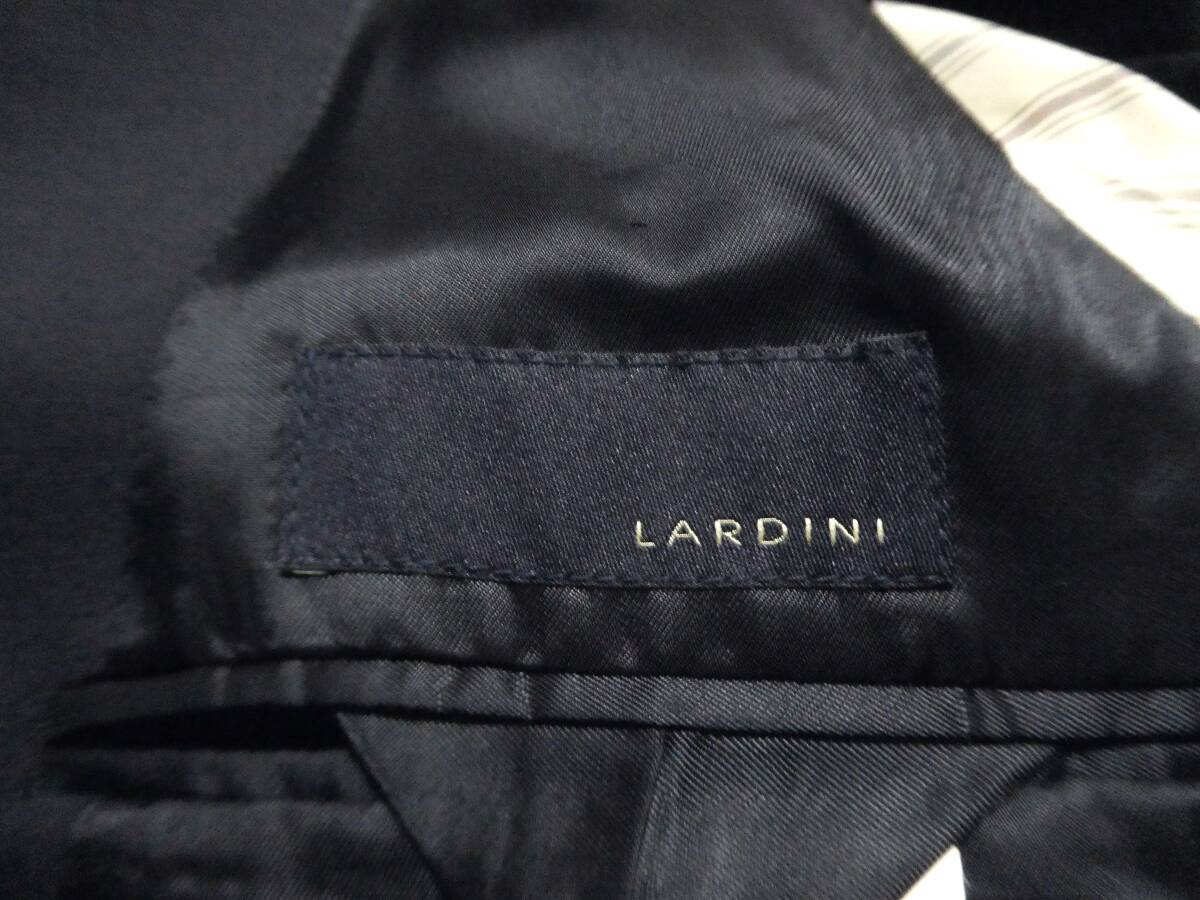 正規品 美品 イタリア製 LARDINI ラルディーニ ストレッチウール 段返り3B シングルスーツ ノータック 44R 紺 ネイビーの画像8