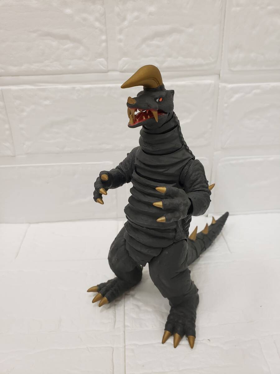 Aaz132-098♪【80】[開封品]S.H.Figuarts ブラックキング 帰ってきたウルトラマン 魂ウェブ商店限定