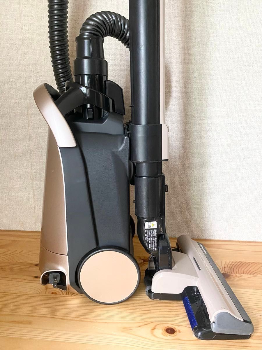 HITACHI 掃除機　紙パック式掃除機　パワフル吸引！