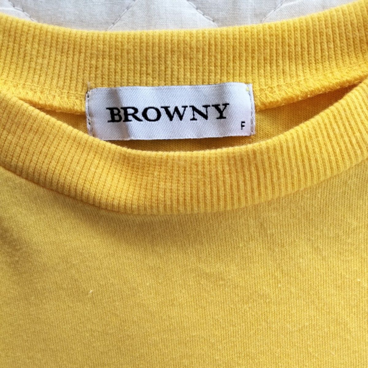 【BROWNY ブラウニー　 半袖プリントTシャツ　フリーサイズ】　イエロー　袖開き　綺麗な品　男女兼用　身幅ゆったり
