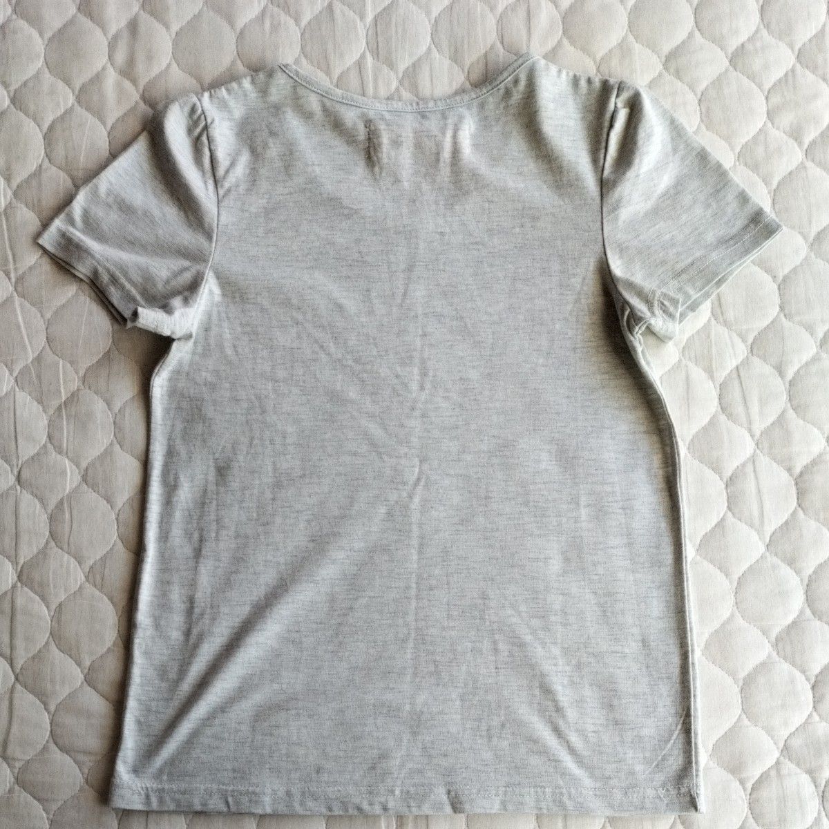 【半袖Tシャツ　2枚セット　Ｍサイズ】 グレー、オフホワイト　 無地　 トップス
