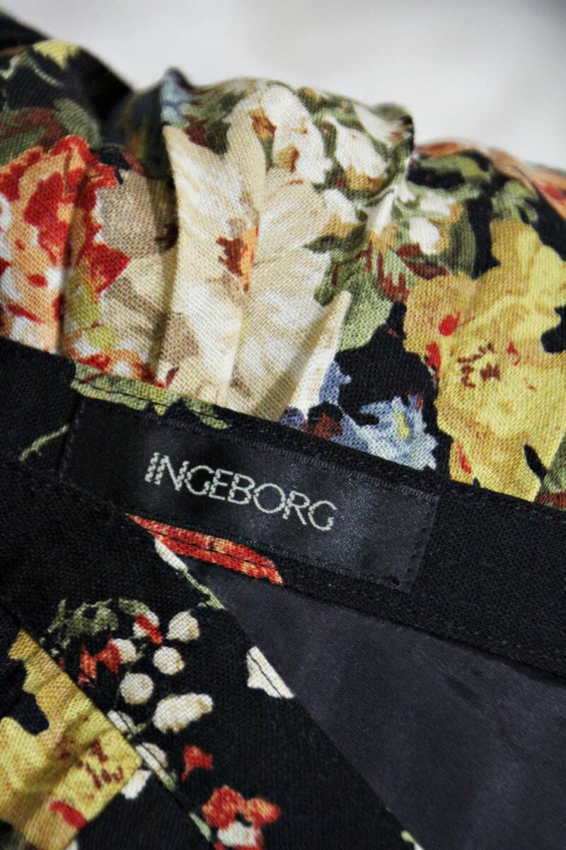a5 美品 インゲボルグ/ピンクハウス 花柄 プリーツ ロング スカート 黒/Mの画像6