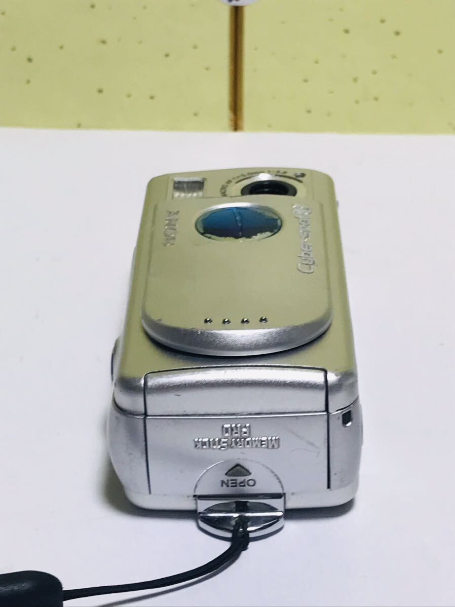 SONY ソニー　Cyber-shot DSC-U30 コンパクトデジタルカメラ 動作確認済み_画像8