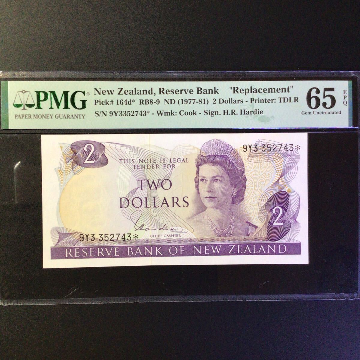 World Banknote Grading NEW ZEALAND《Reserve Bank of New Zealand》2 Dollars【1977-81】〔Replacement〕『PMG Grading Gem Unc 65 EPQ』_画像1