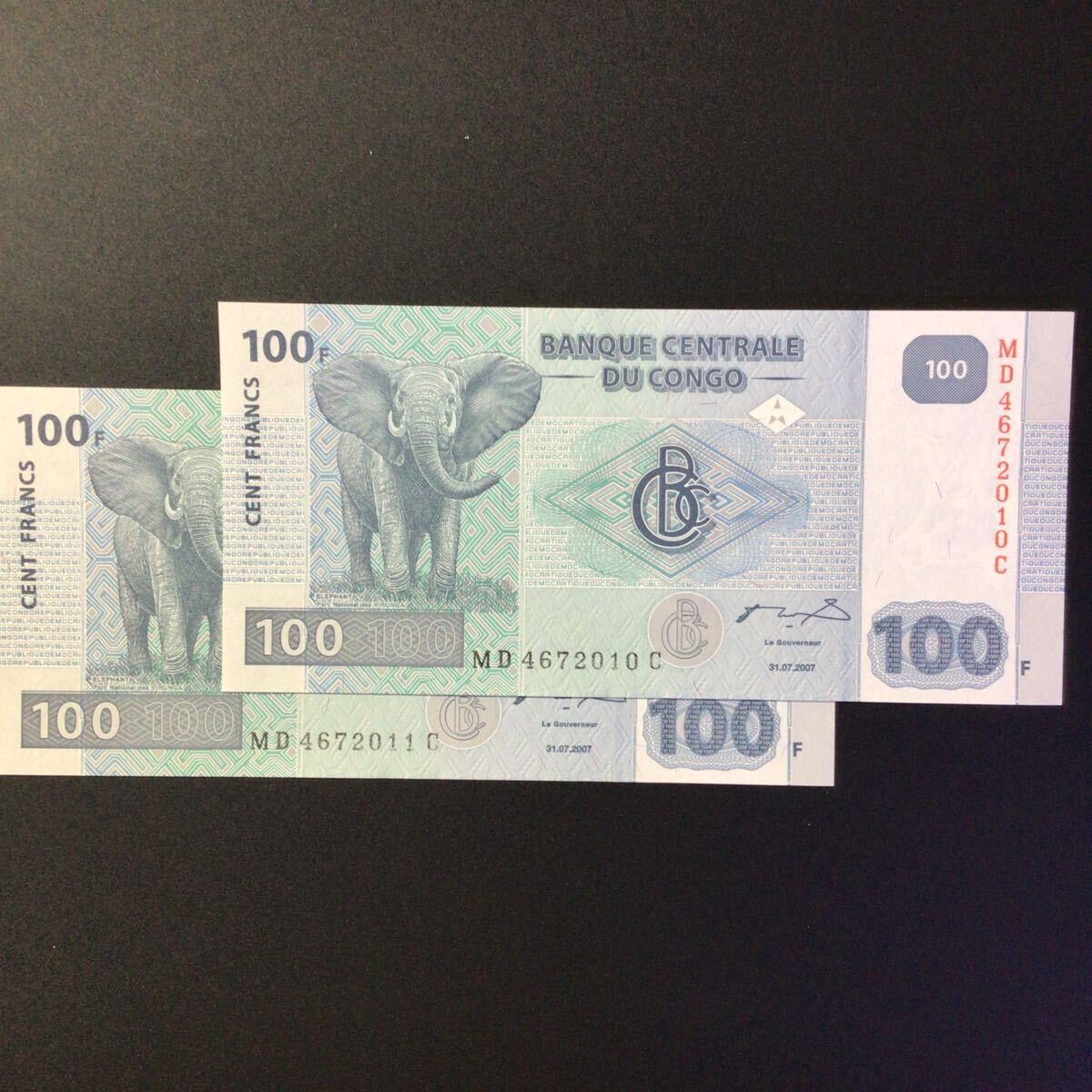 World Paper Money CONGO DEMOCRATIC REPUBLIC 100 Francs【2007】《Consecutive Pair》_画像1