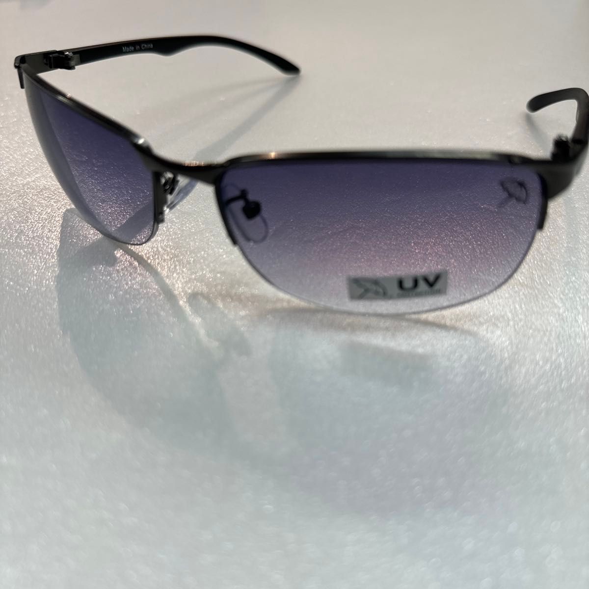 アーノルドパーマー　 サングラス  リームレス型サングラス　 紫外線カット　スモークハーフレンズ　メタルフレーム　プラテンプル　