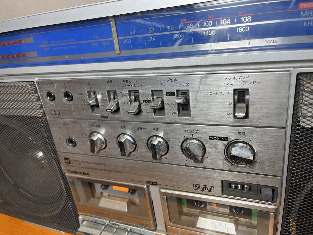 [BOMBEAT]TOSHIBA <RT-S83> large radio-cassette radio * tape operation OK rare Vintage