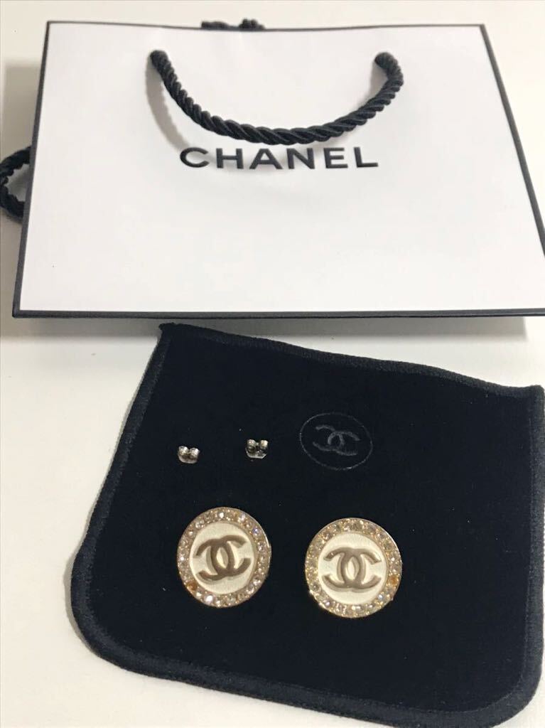 正規　◆ CHANEL シャネル ラウンドピアス ココマーク フェイクパール ラ インストーン　刻印　あり　保管袋付き　_画像1