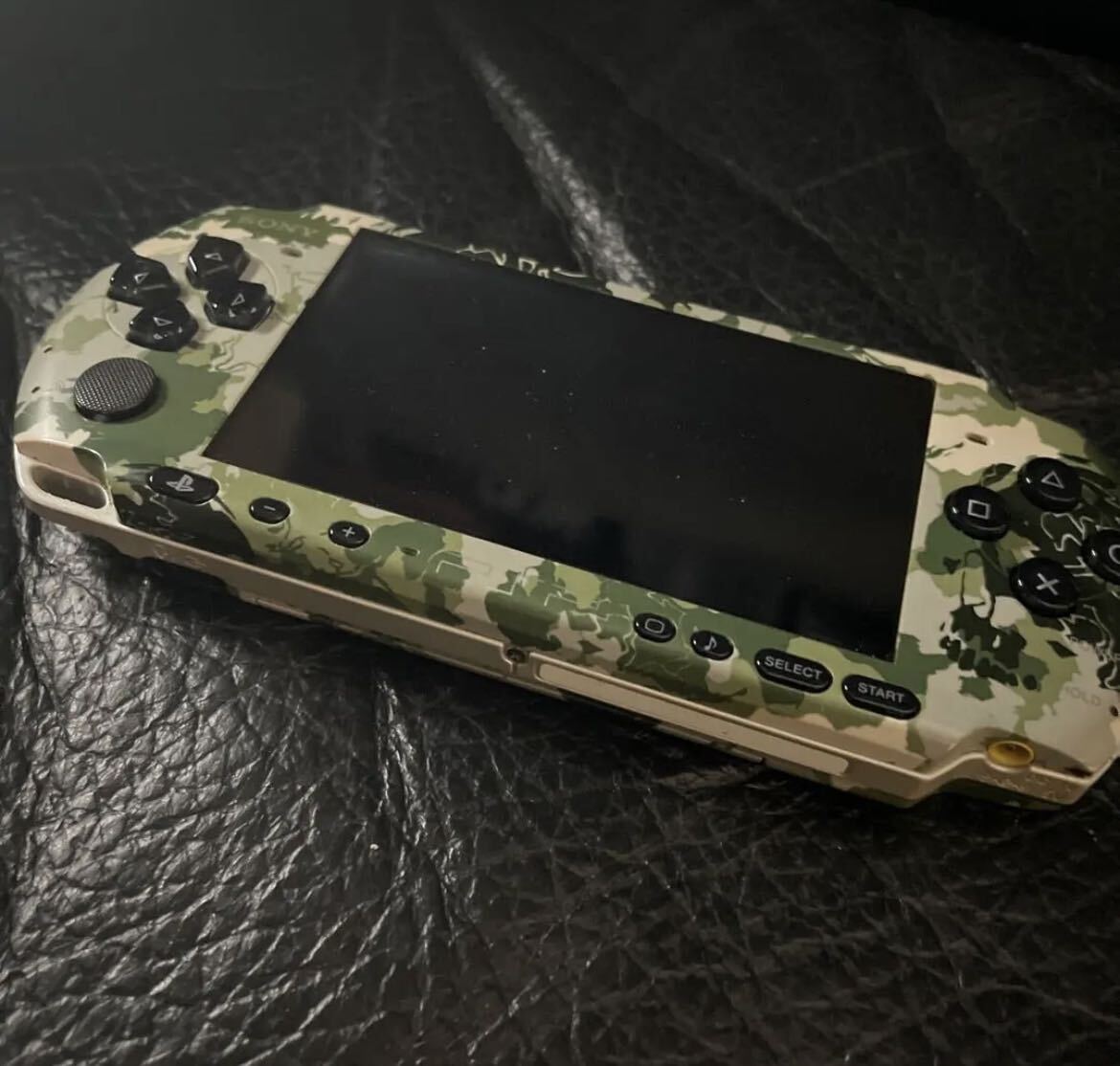 PSP3000 メタルギアソリッド 仕様 ジャンク_画像2