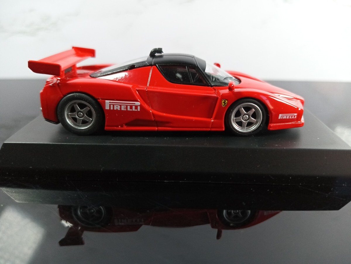 京商 FERRARI Enzo GT Concept RED S=1/64 フェラーリミニカーコレクション8/組み立てキット/完成品/カード付属/エンツォ/2011の画像4