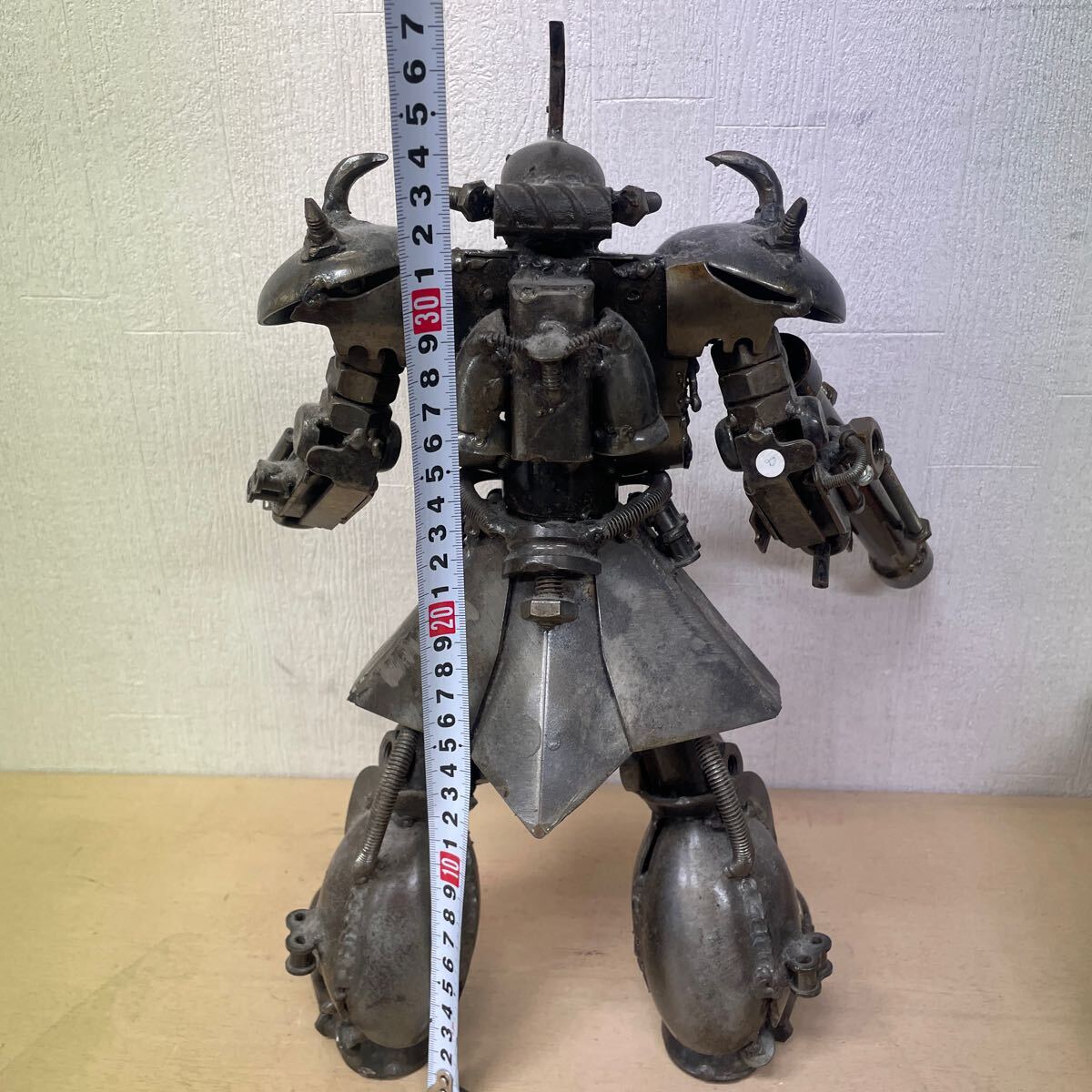 メタルアート 廃材アート 機動戦士ガンダムの様なロボット 高さ37cmの画像8
