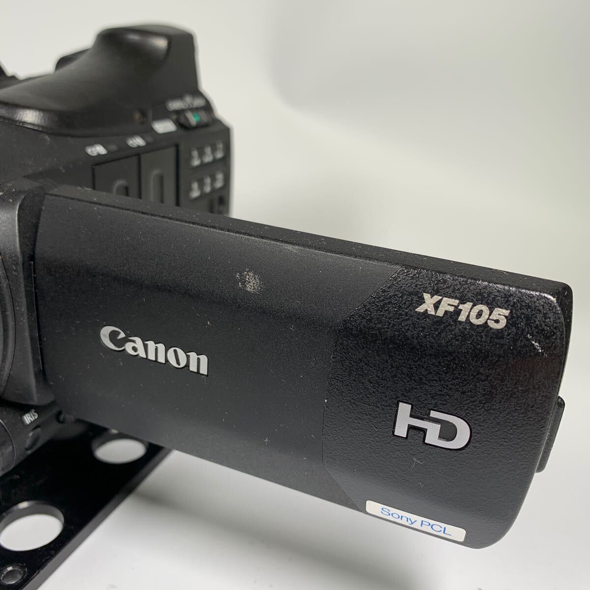 中古品　canon キャノン　XF 105 ブラック　ビデオカメラ_画像2