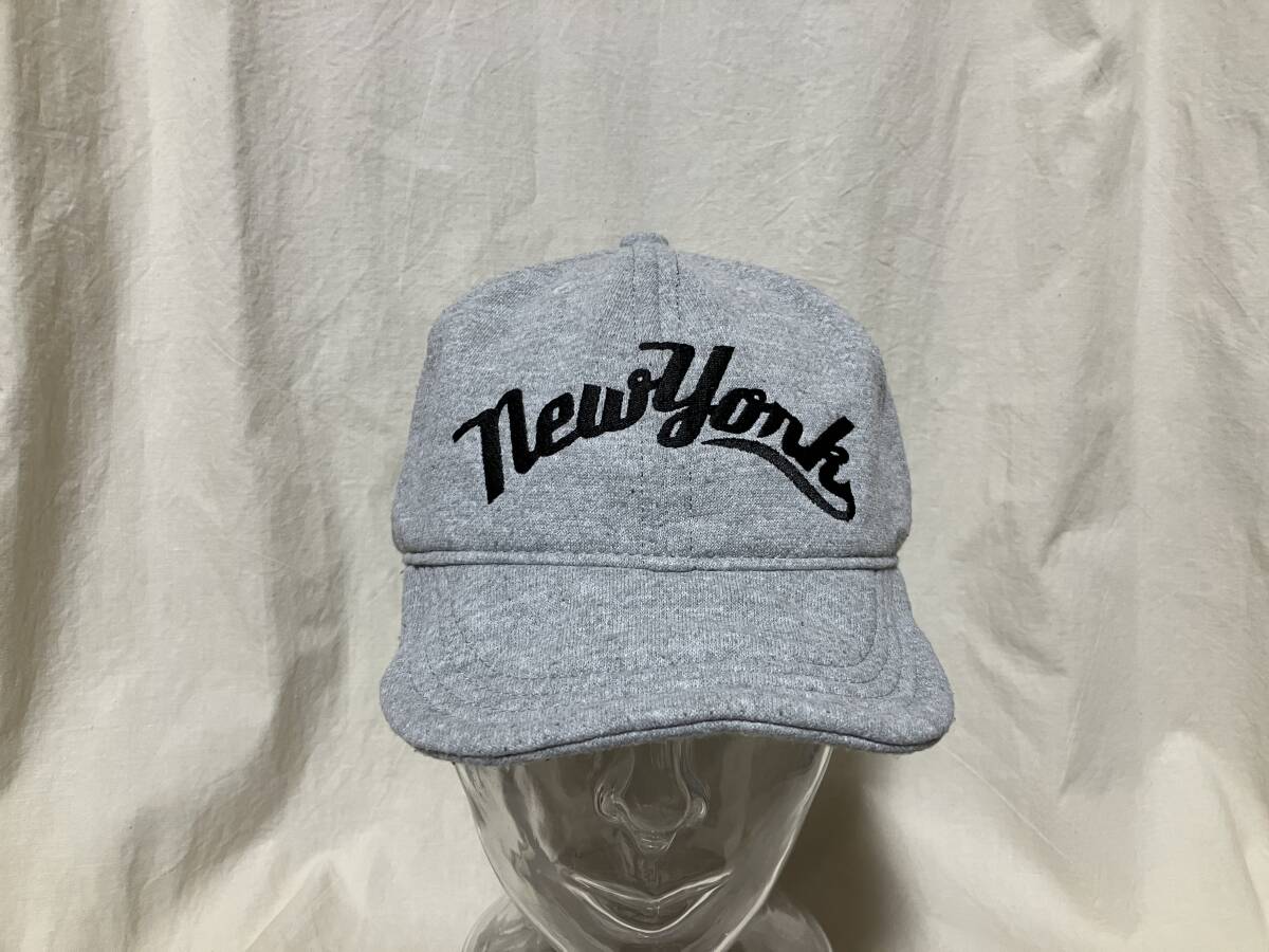 NEW ERA NEW YORK ニューエラ ニューヨーク刺繍入り つば付きキャップ/帽子 つば先に針金?入り グレー/黒 中古品 日本製_画像1