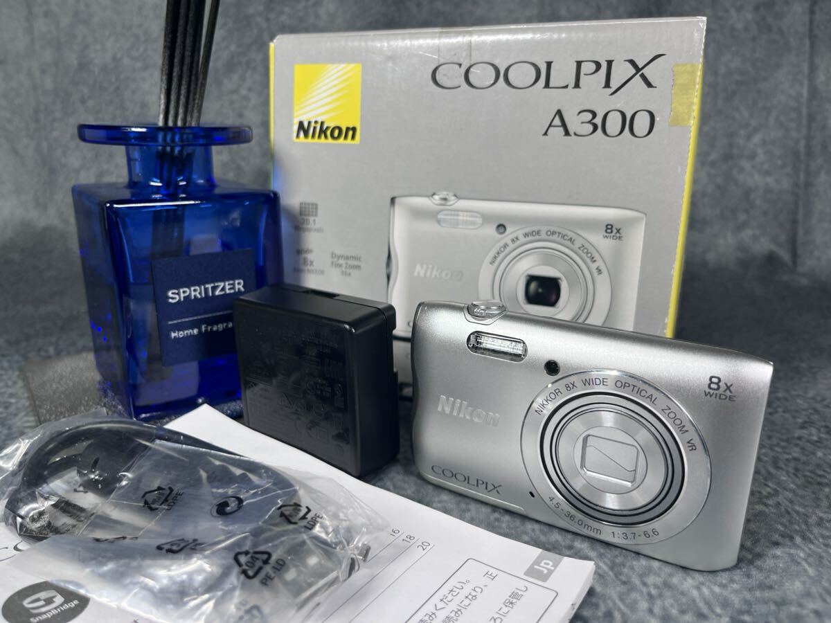 NIKON/ニコン/COOLPIX/S300/コンパクトデジタルカメラ/SILVER/箱付き_画像1