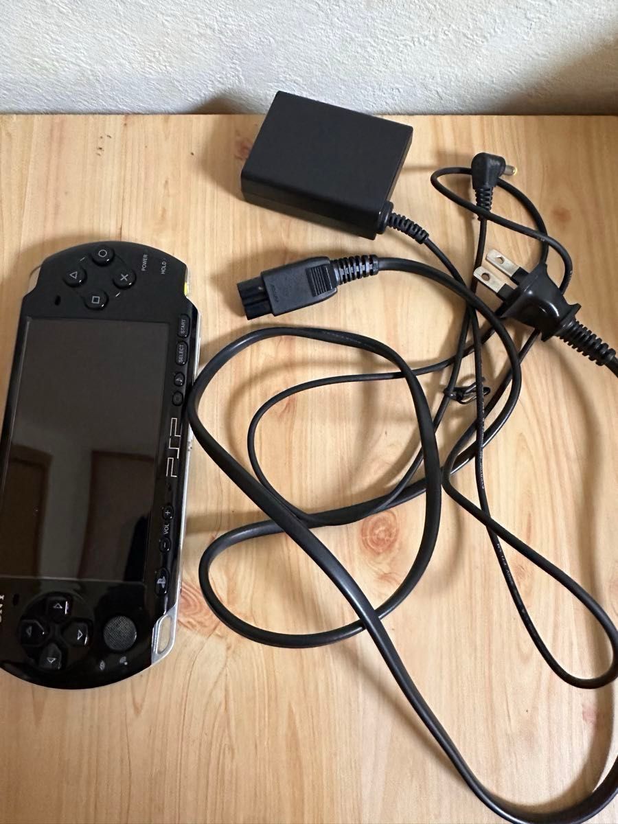 PSP3000本体 ブラック黒 充電アダプタ付 SONY Portable PSP3000本体 ブラック黒 充電アダプタ付 SONY Portable