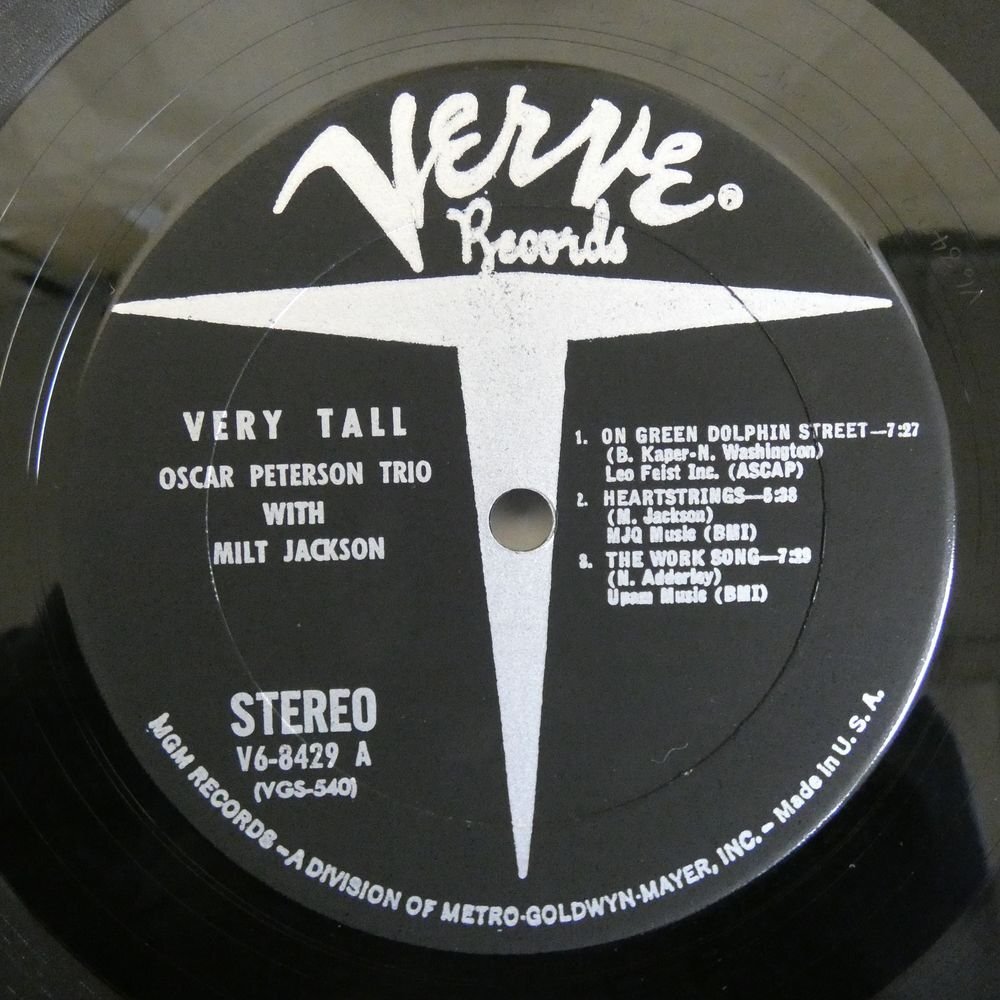 46075228;【US盤/Verve/黒T字/見開き/コーティングジャケ】The Oscar Peterson Trio With Milt Jackson/Very Tall_画像3