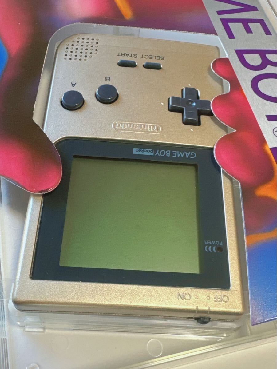 新品 未使用 ゲームボーイポケット 本体 ゴールド GB Pocket game boy gbp gold ゲームボーイ ポケット Nintendo 任天堂 GAMEBOY _画像4