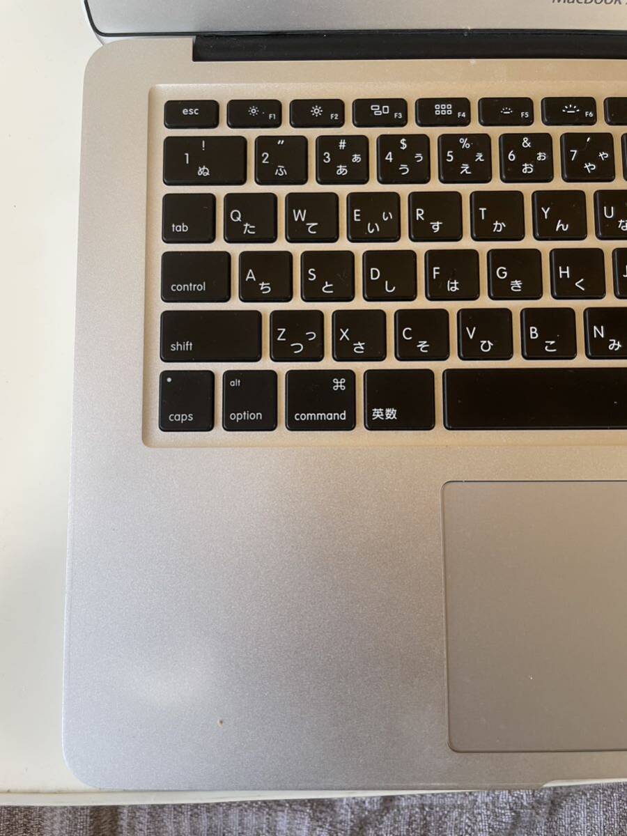 ★Apple アップル MacBookAir 2015 A1466 13-inch ストレージなし 通電は確認済み 8枚目から動かない_画像6