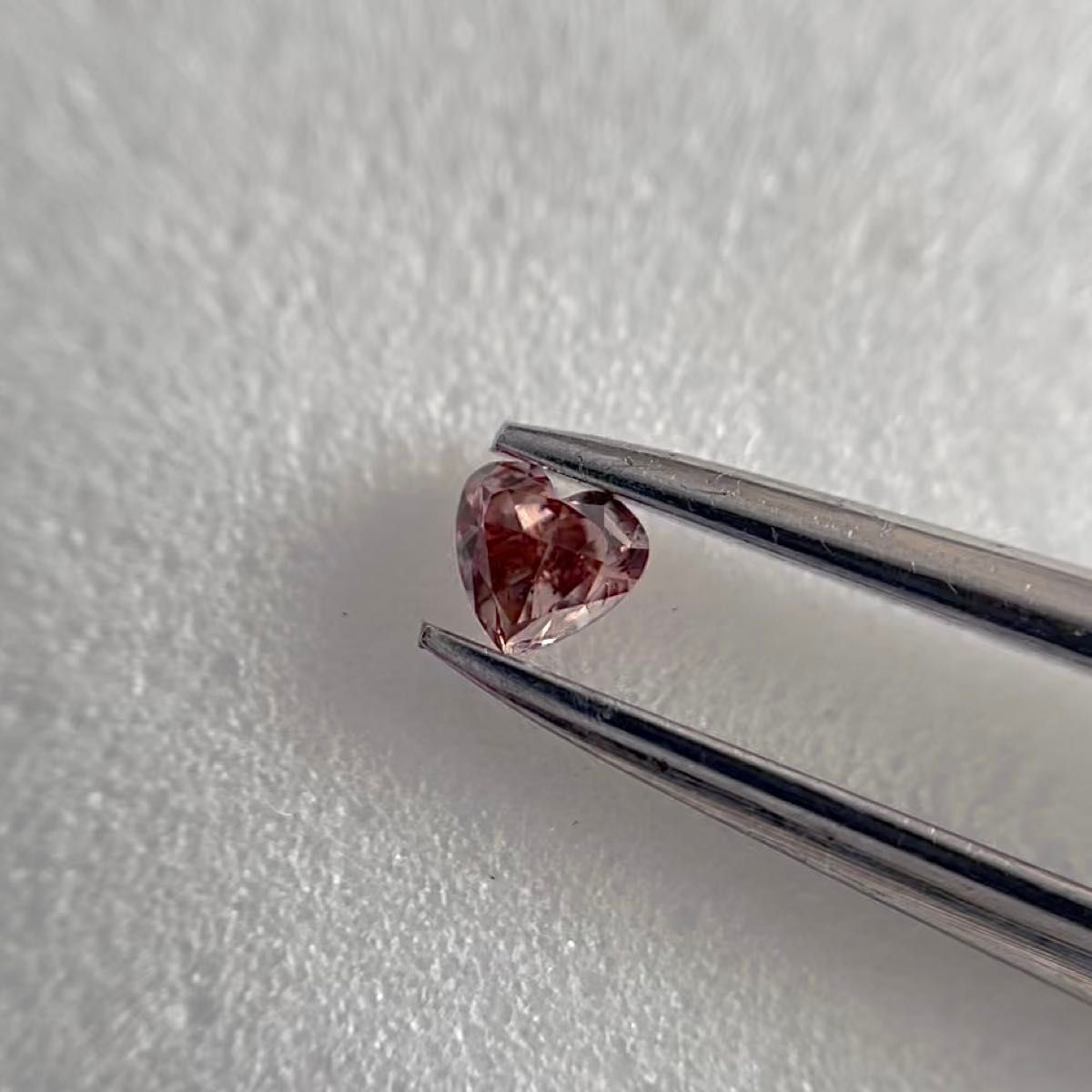 0.064ct SI-2 天然ピンクダイヤFANCY DEEP PINK