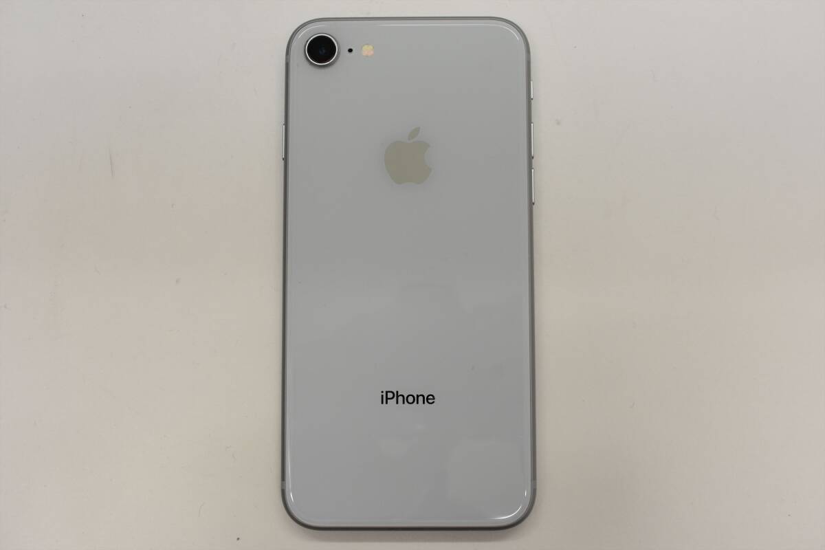 美品 中古 iPhone8 64GB シルバー バッテリー最大容量 98% アクティベーションロック解除済 利用判定〇 1円スタート 最短発送_画像6