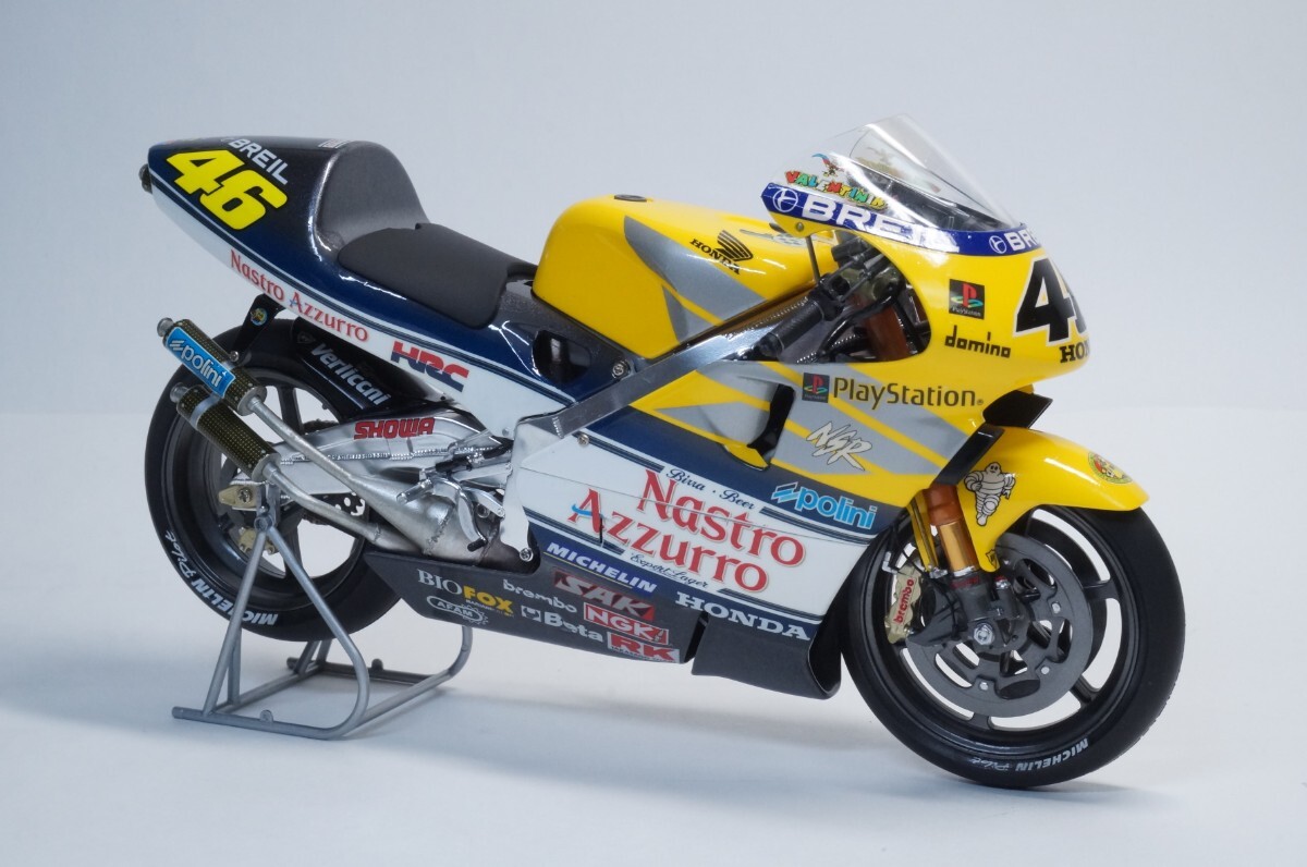 TAMIYA Tamiya 1/12 HONDA Honda NSR500 Nastro Azzurrona -тактный нижний Zoo ro барен Tino * Rossi 2000 год конечный продукт 