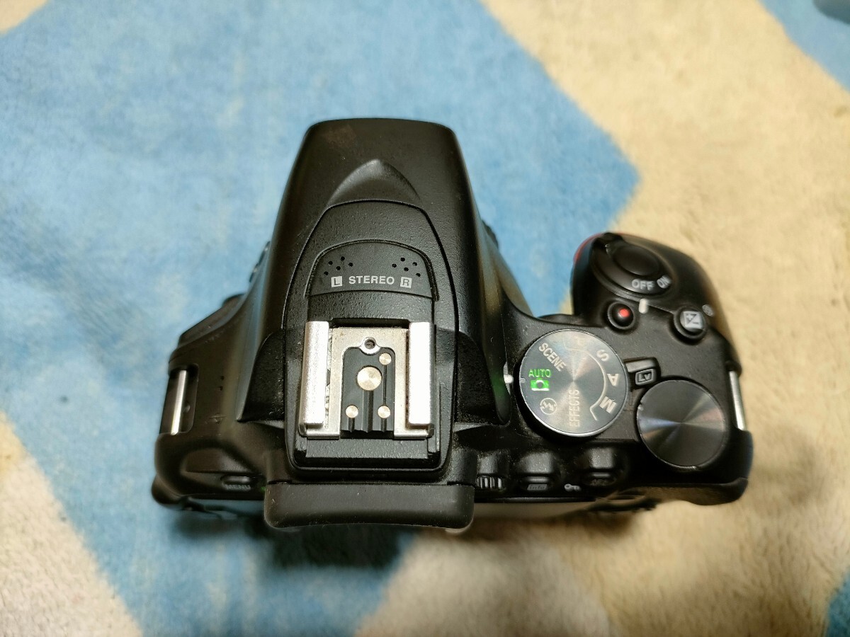 ニコン NIKON D5600 ダブルズームキット バッテリー3つ フード フィルター 一眼レフ カメラ_画像6