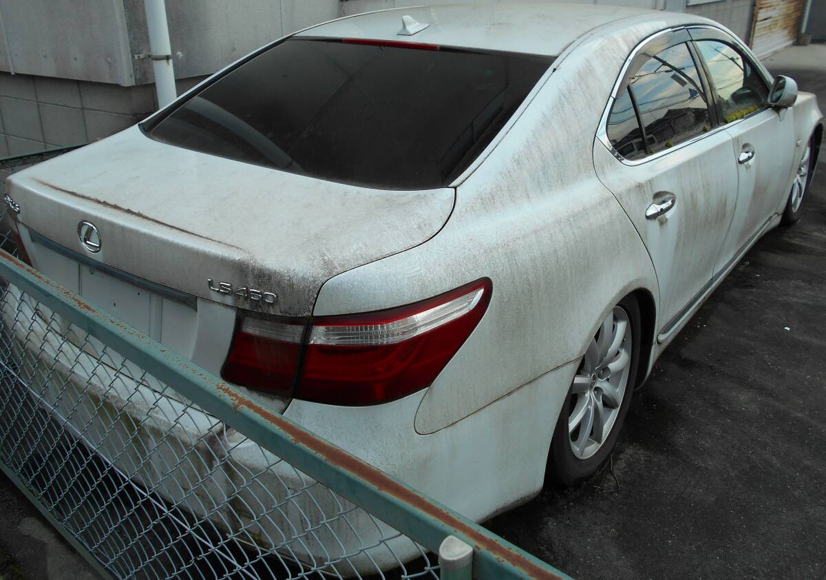 部品取り車! 書類無し! 再登録出来ません! LEXUS LS460/レクサス LS460 欠品パーツ無しの丸々1台の部品取り用です。_画像5