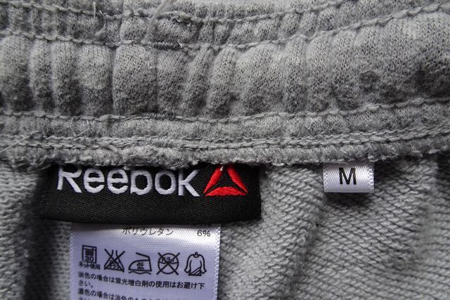 Reebok/ Reebok / шорты / укороченные брюки / тренировочный материалы / колено сверху длина / внутри . часть стрейч . материалы / спорт / серый ./M размер (5/1R)